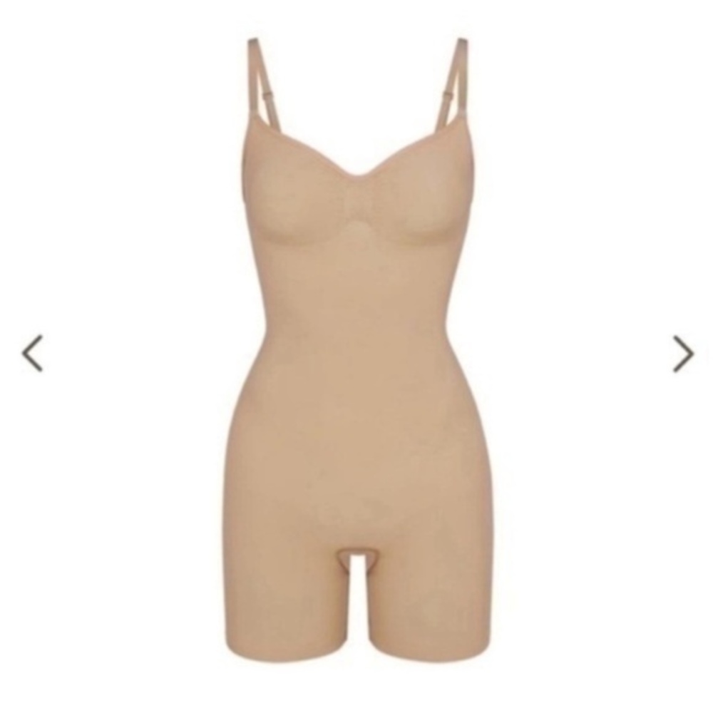 SKIMS SEAMLESS SCULPT MID THIGH BODYSUIT CLAY BEIGE MEDIUM